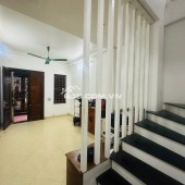 NHÀ ĐẸP NỞ HẬU - THIẾT KẾ HIỆN ĐẠI- SÁCH VALI ĐẾN Ở NGAY